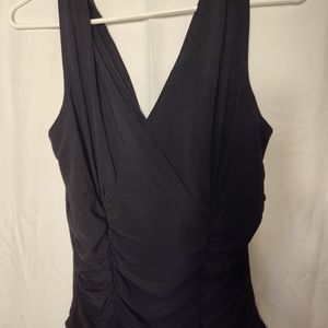 BLACK SLEEVELESS TOP